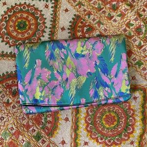 Women’s NWOT Folding Clutch Bag